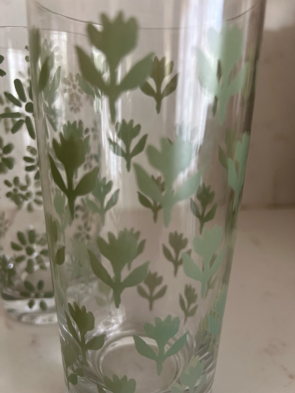 DITSY 4 Glass Tumbler with Sage Green Floral Pattern - Set of 4